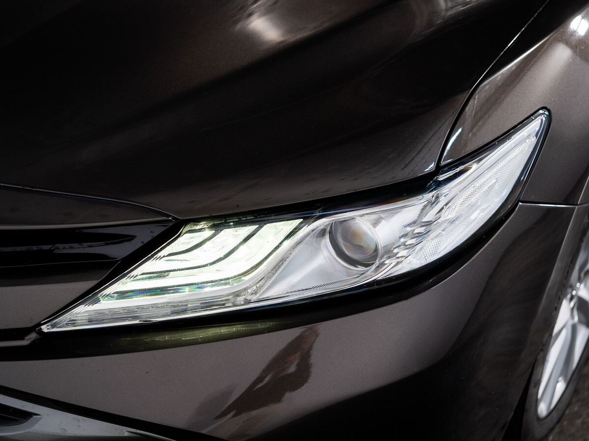 Toyota Camry 2018 - фото автомобиля