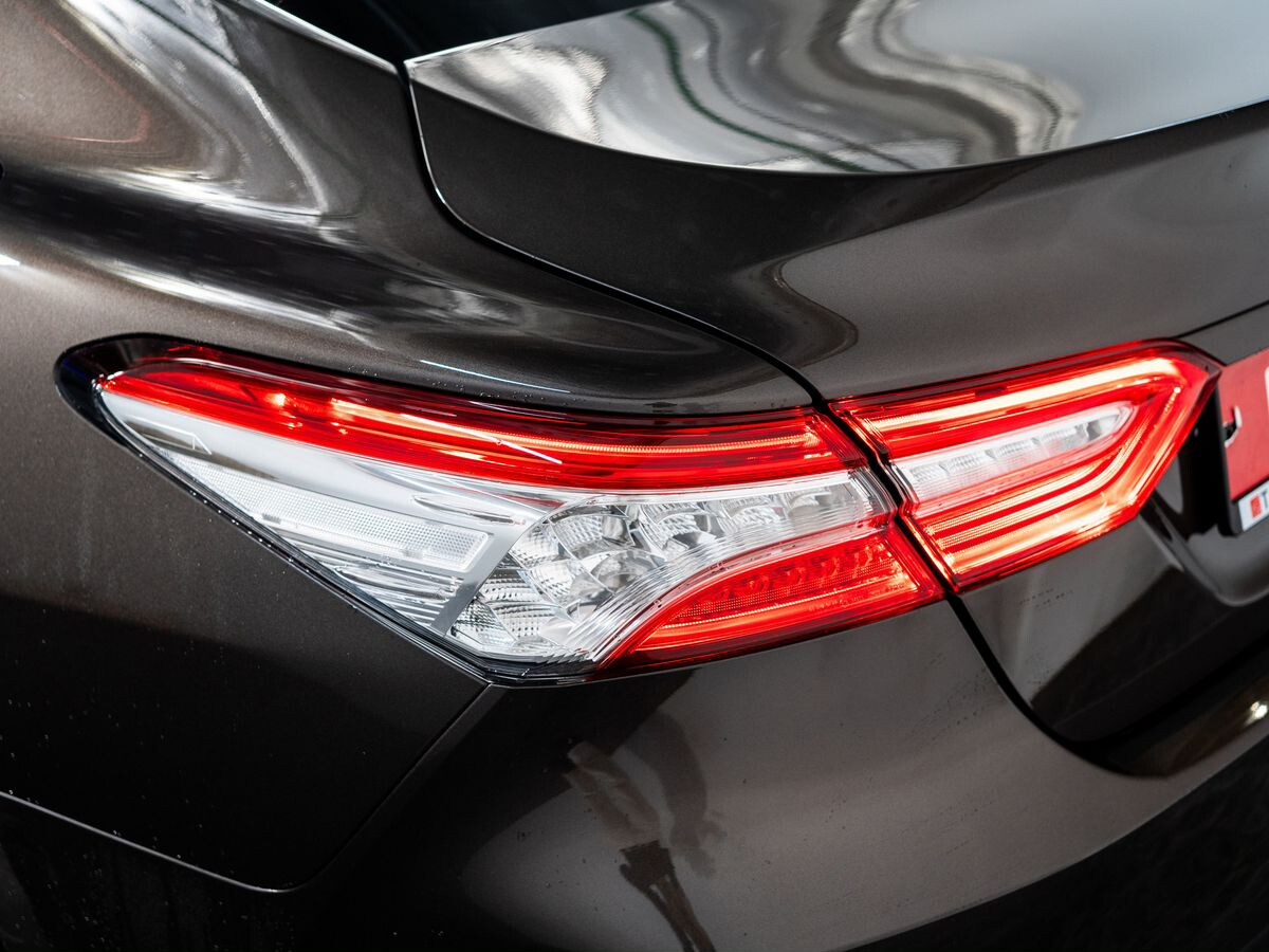 Toyota Camry 2018 - фото автомобиля