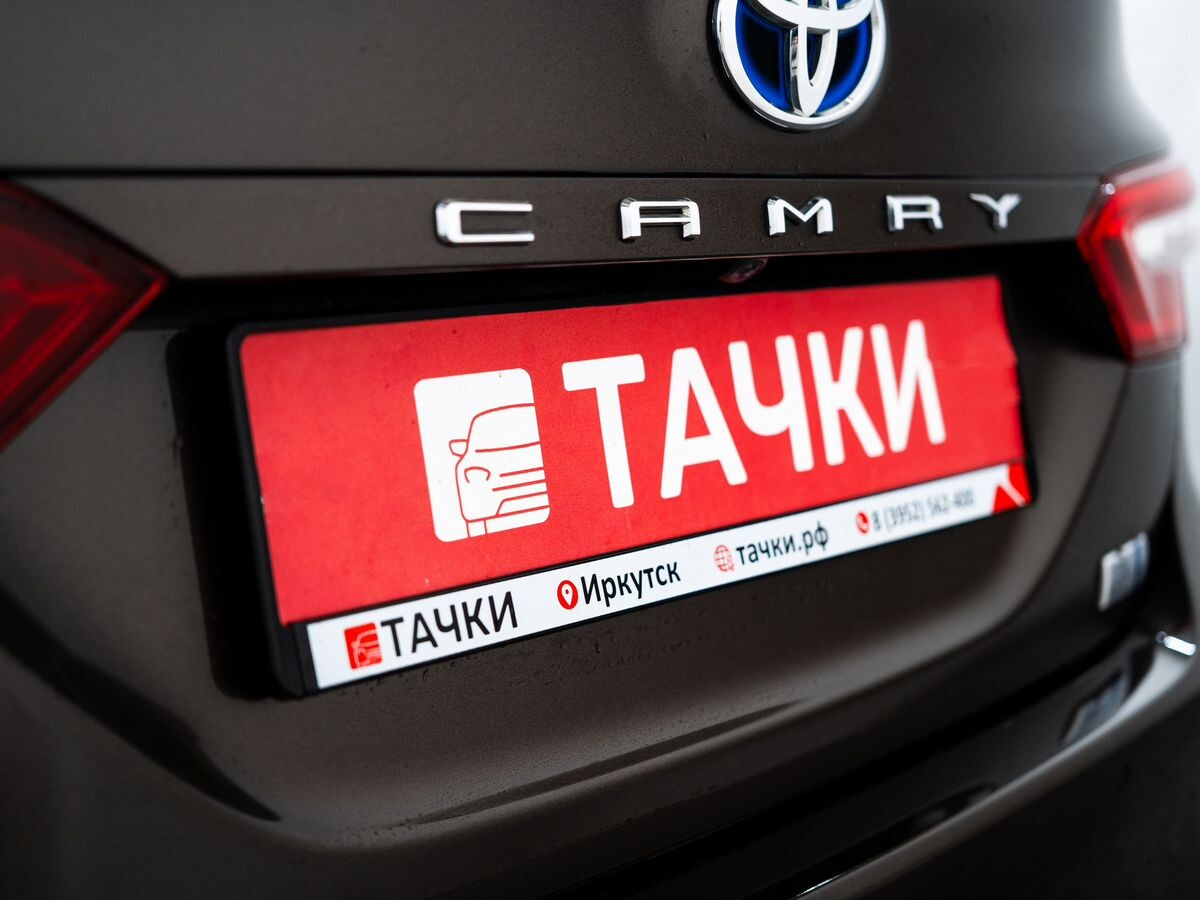 Toyota Camry 2018 - фото автомобиля