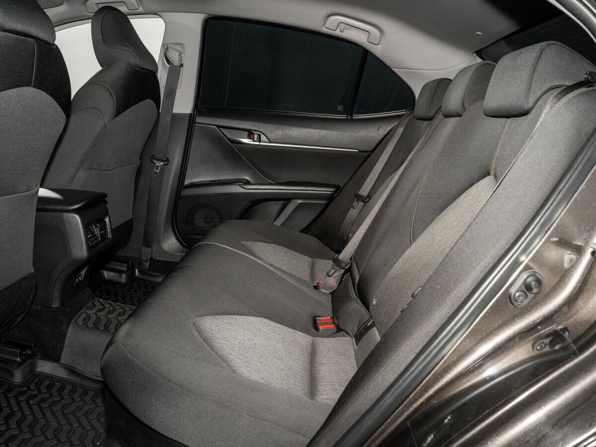 Toyota Camry 2018 - фото автомобиля