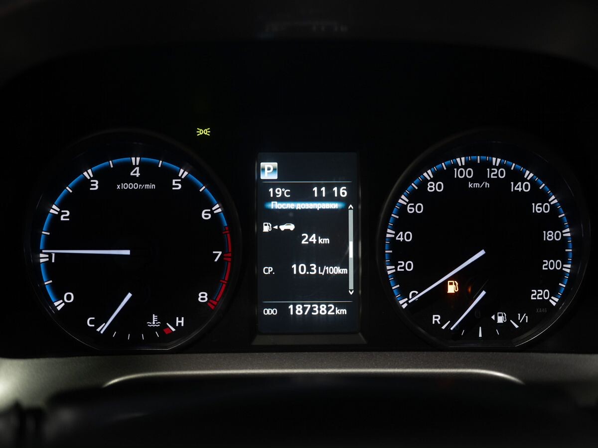 Toyota RAV4 2015 - фото автомобиля