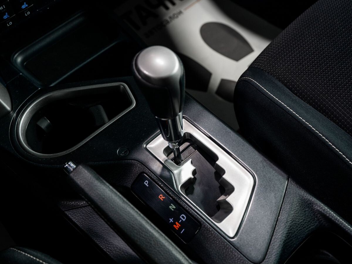 Toyota RAV4 2015 - фото автомобиля