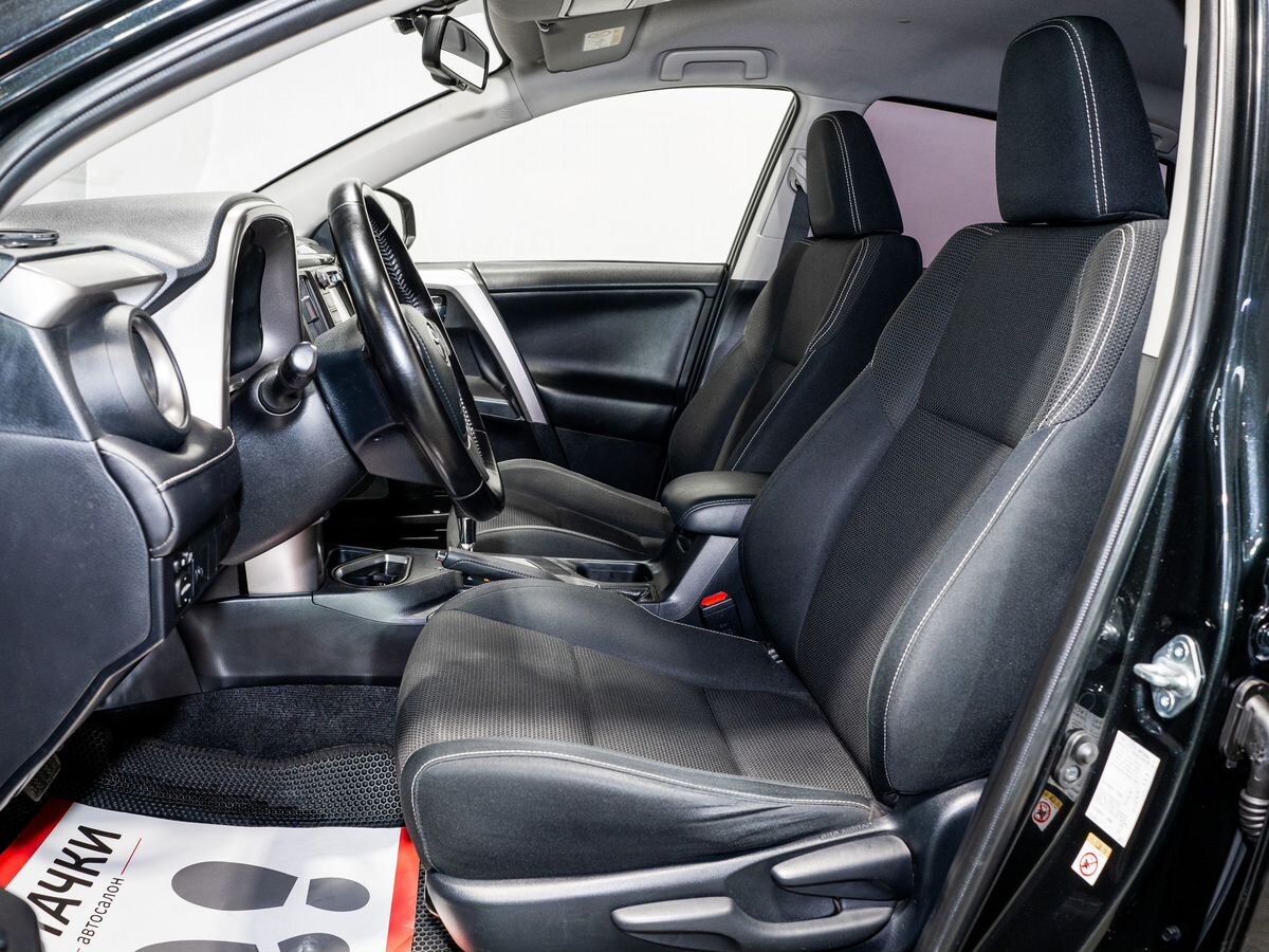 Toyota RAV4 2015 - фото автомобиля