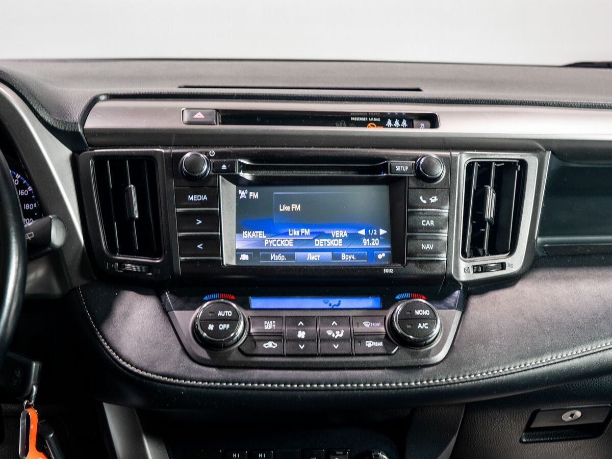 Toyota RAV4 2015 - фото автомобиля