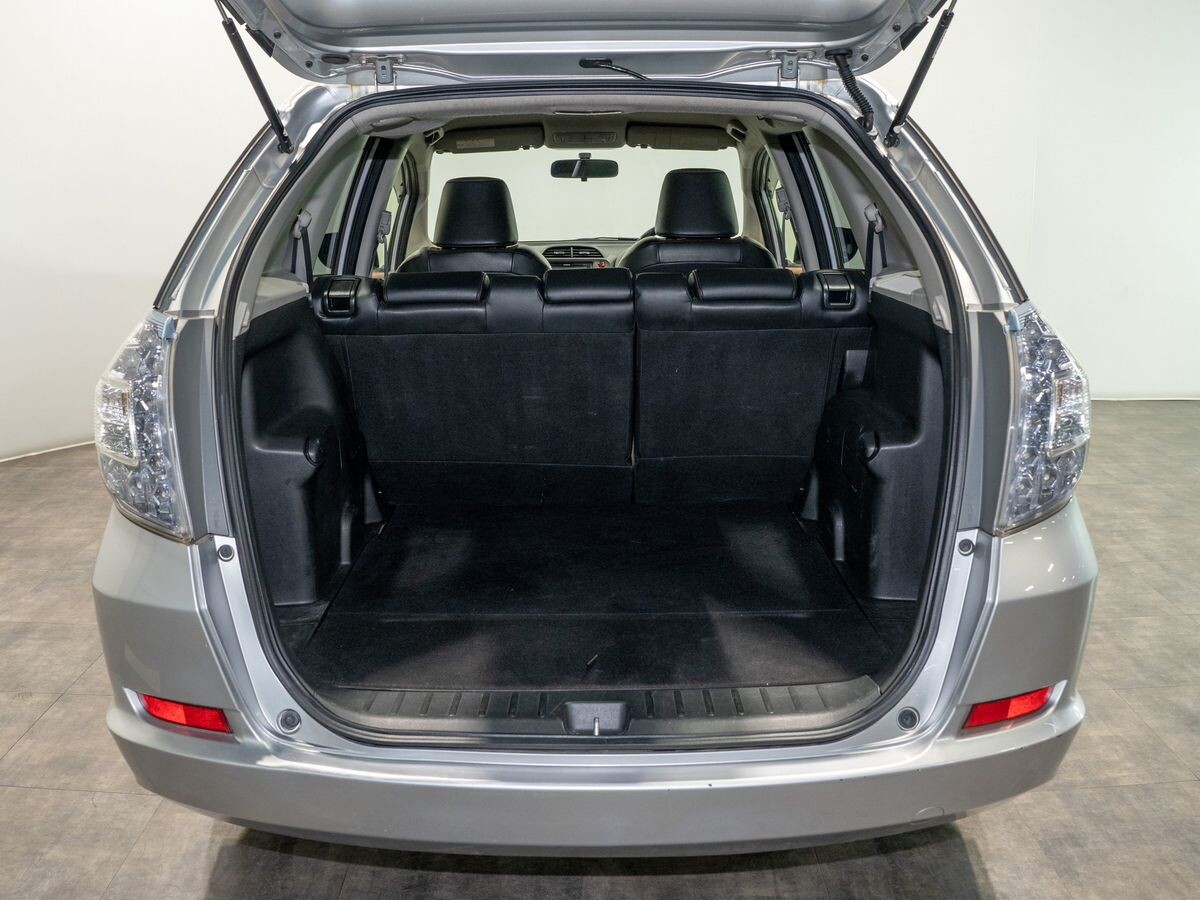 Honda Fit Shuttle 2012 - фото автомобиля