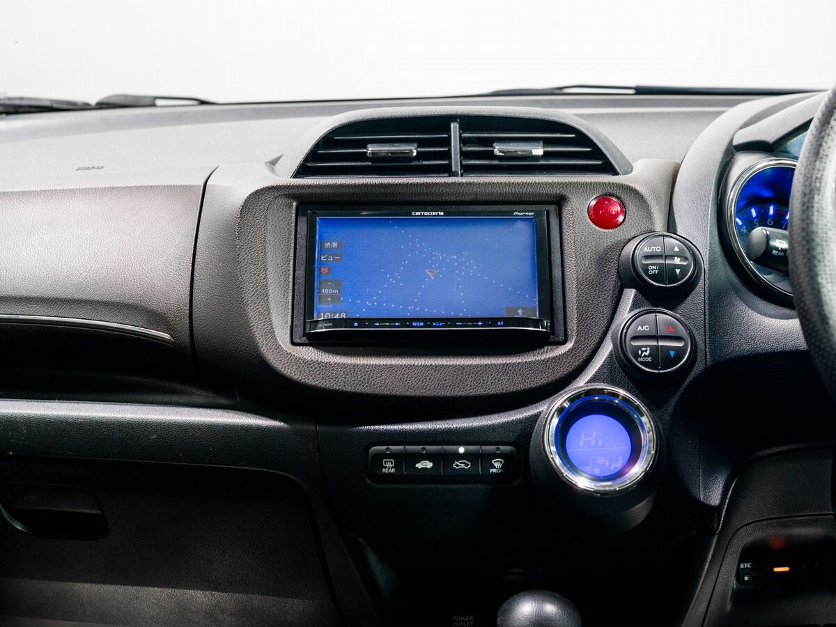 Honda Fit Shuttle 2012 - фото автомобиля
