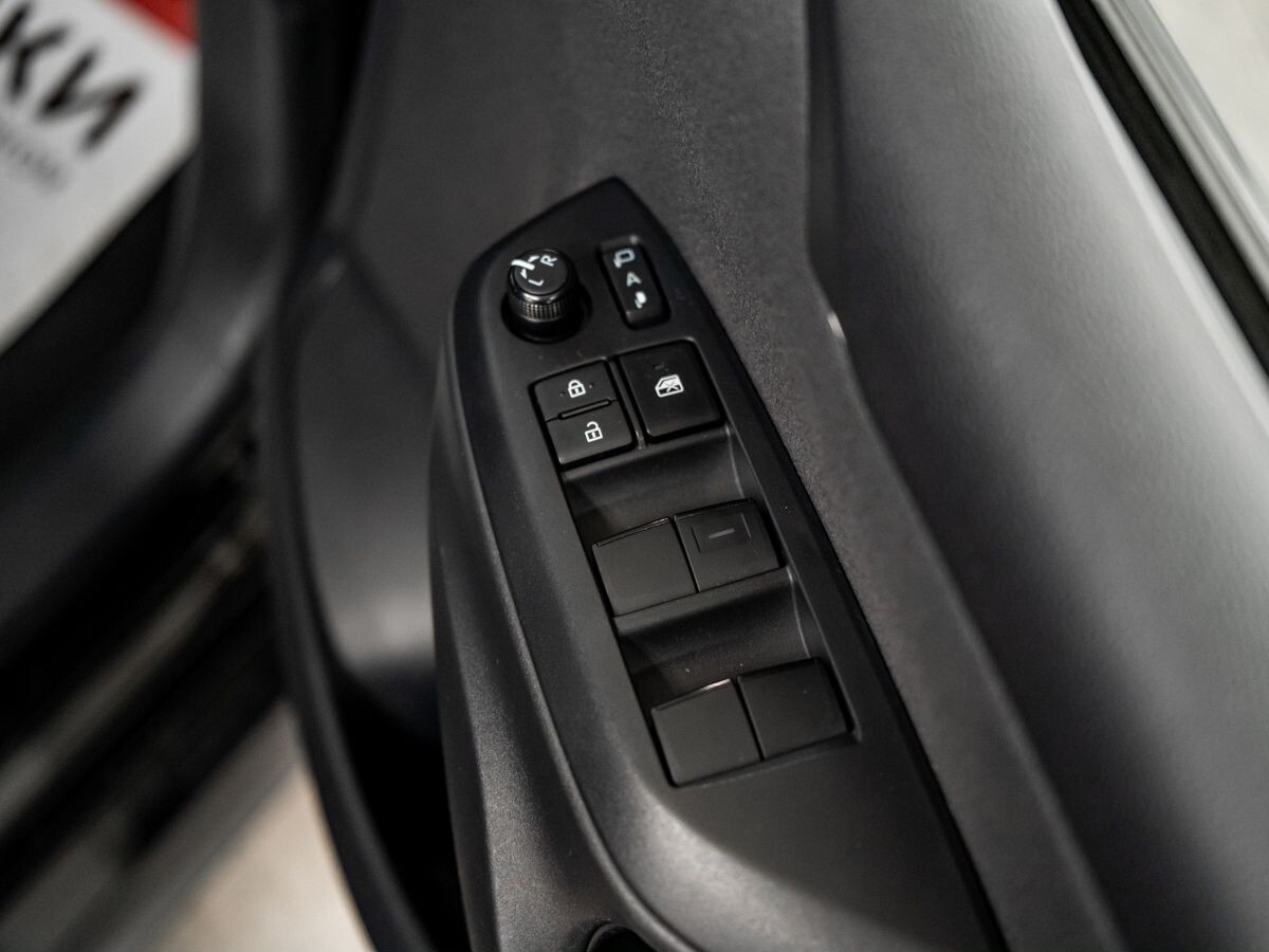 Toyota Yaris 2020 - фото автомобиля