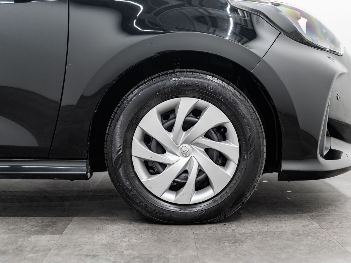 Toyota Yaris 2020 - фото автомобиля