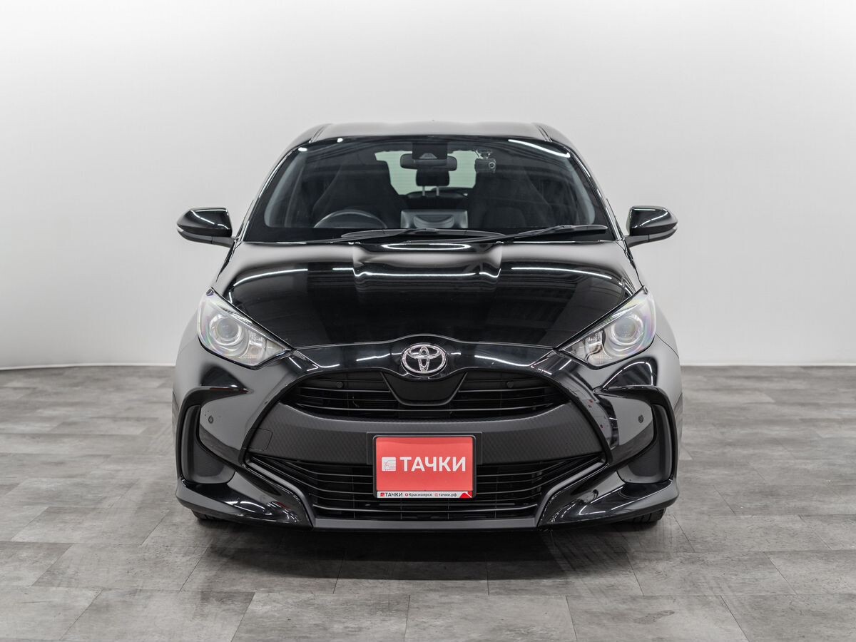 Toyota Yaris 2020 - фото автомобиля
