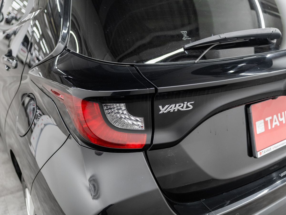 Toyota Yaris 2020 - фото автомобиля