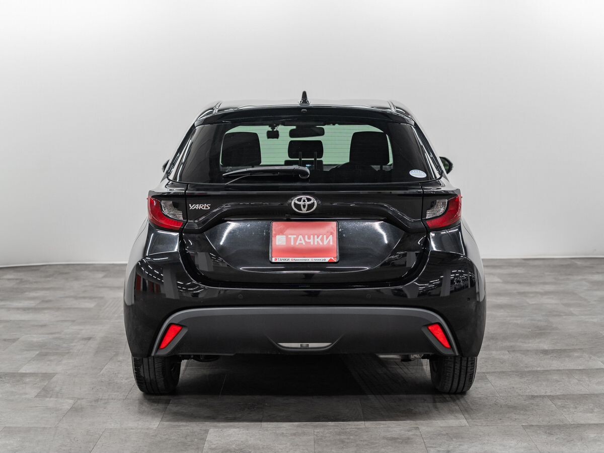 Toyota Yaris 2020 - фото автомобиля