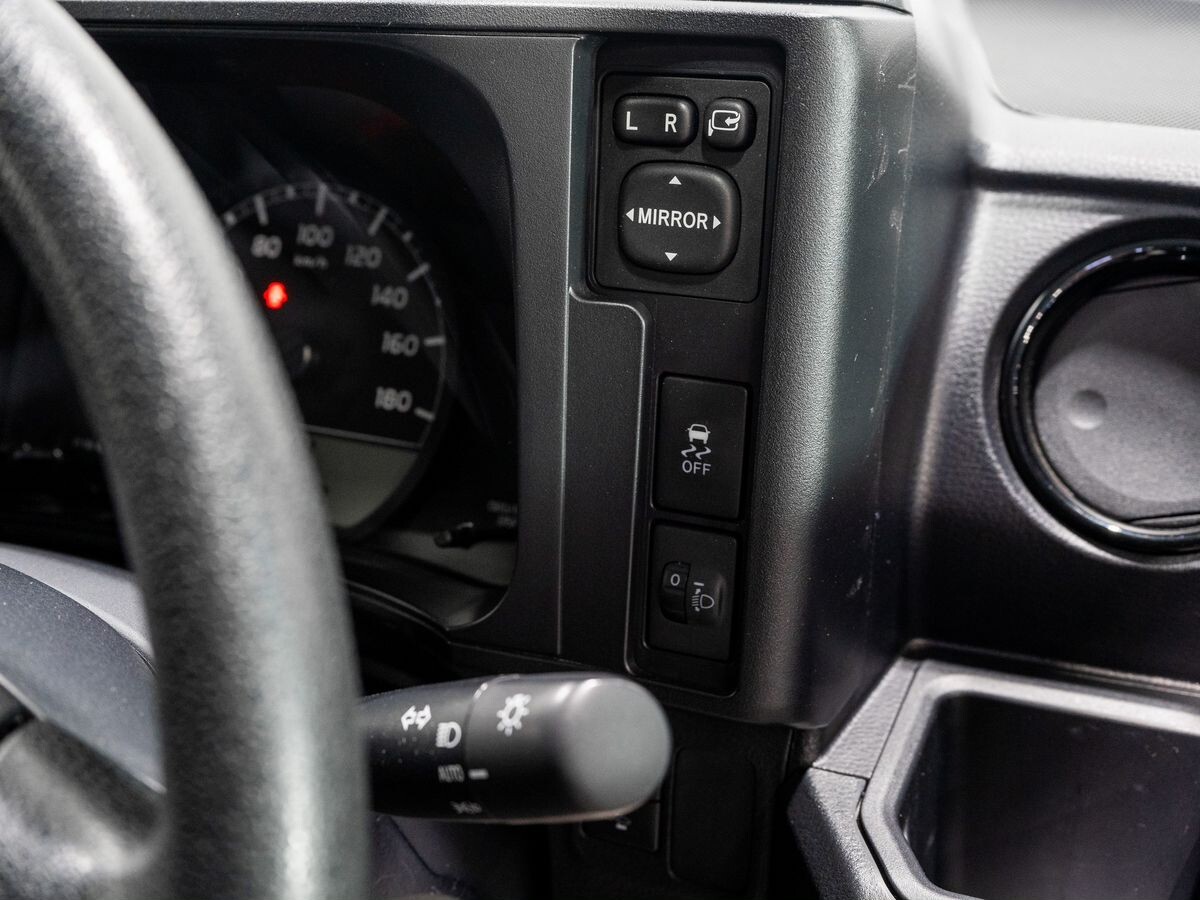 Toyota Probox 2025 - фото автомобиля