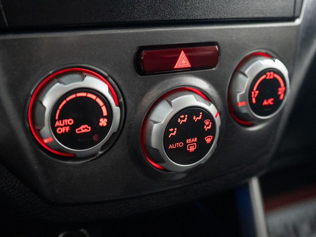 Subaru Forester 2011 - фото автомобиля