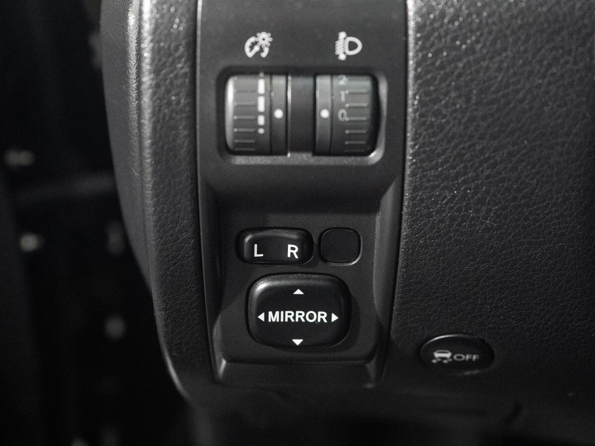 Subaru Forester 2011 - фото автомобиля