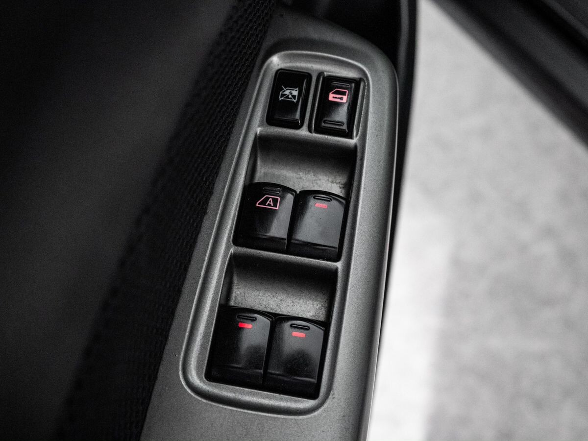 Subaru Forester 2011 - фото автомобиля