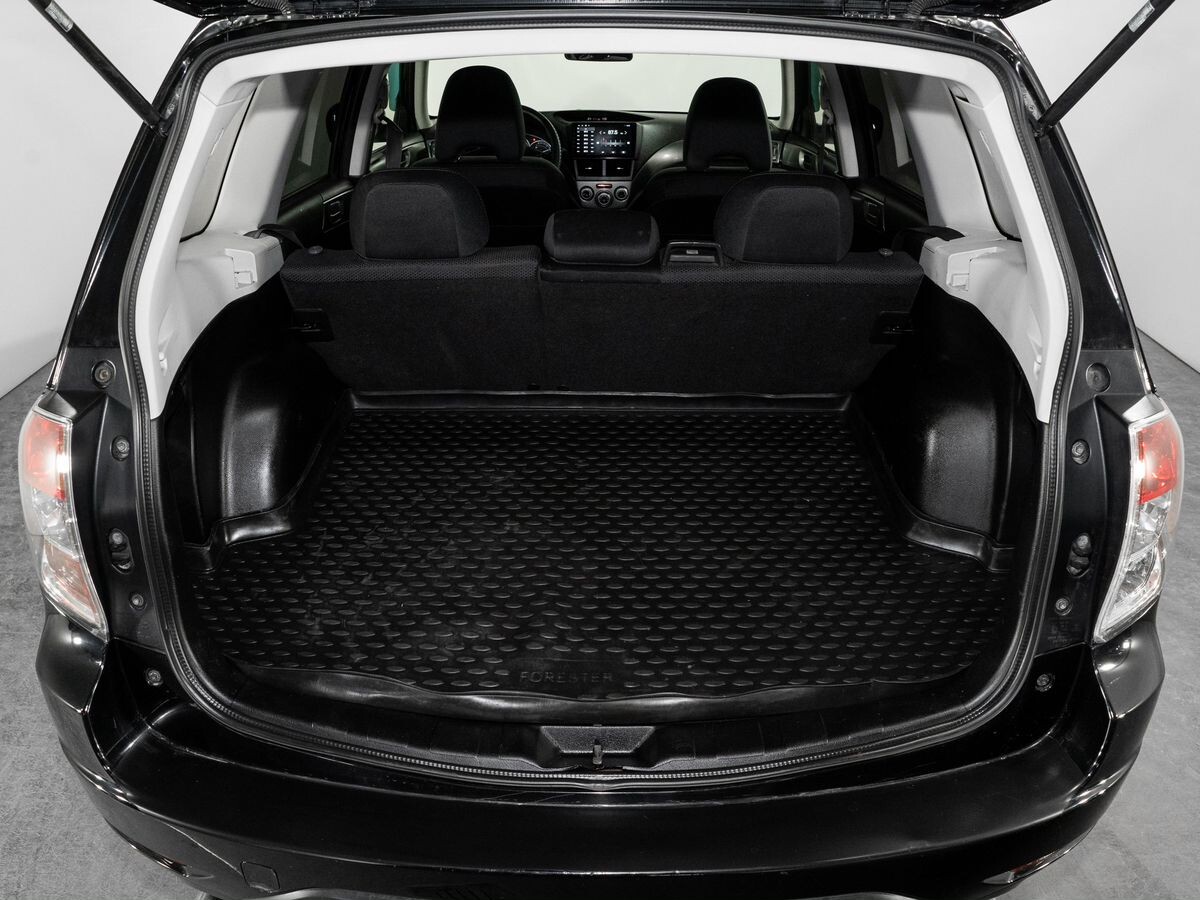 Subaru Forester 2011 - фото автомобиля