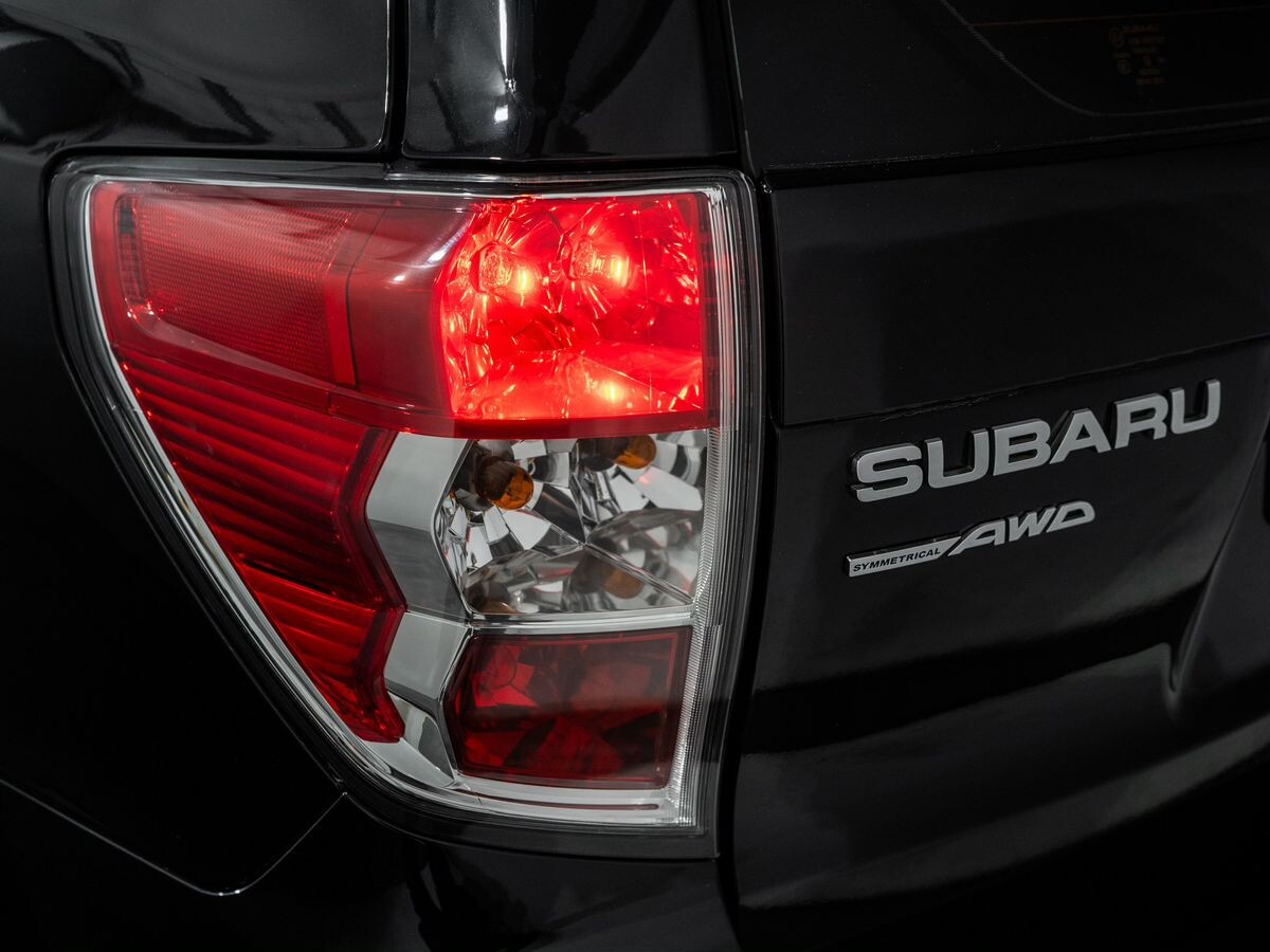 Subaru Forester 2011 - фото автомобиля
