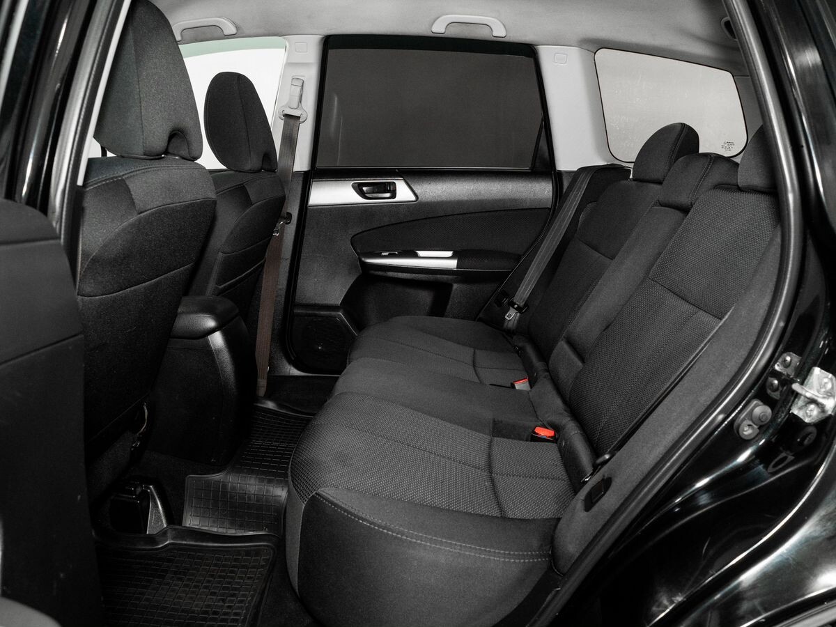 Subaru Forester 2011 - фото автомобиля