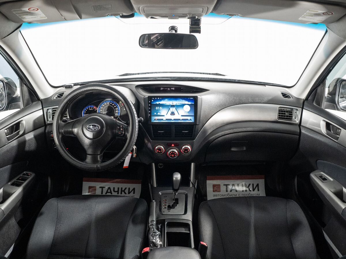 Subaru Forester 2011 - фото автомобиля