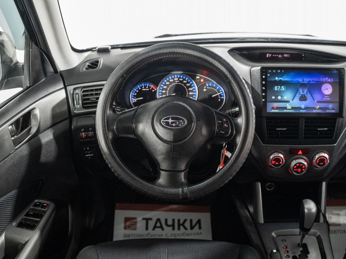 Subaru Forester 2011 - фото автомобиля