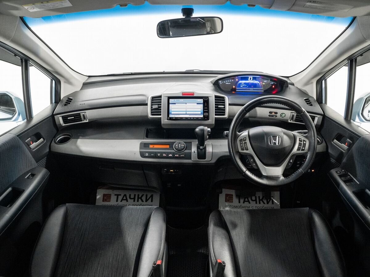 Honda Freed 2012 - фото автомобиля
