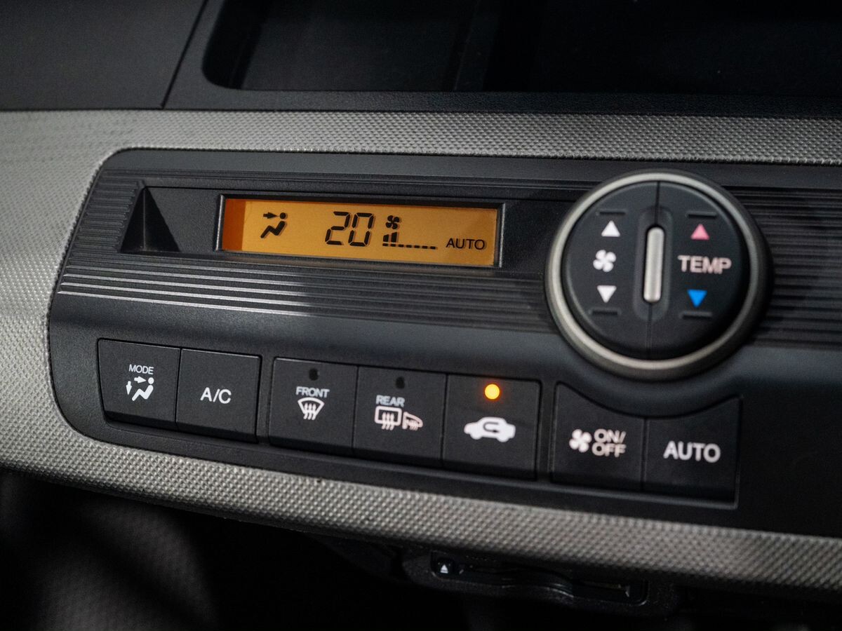 Honda Freed 2012 - фото автомобиля