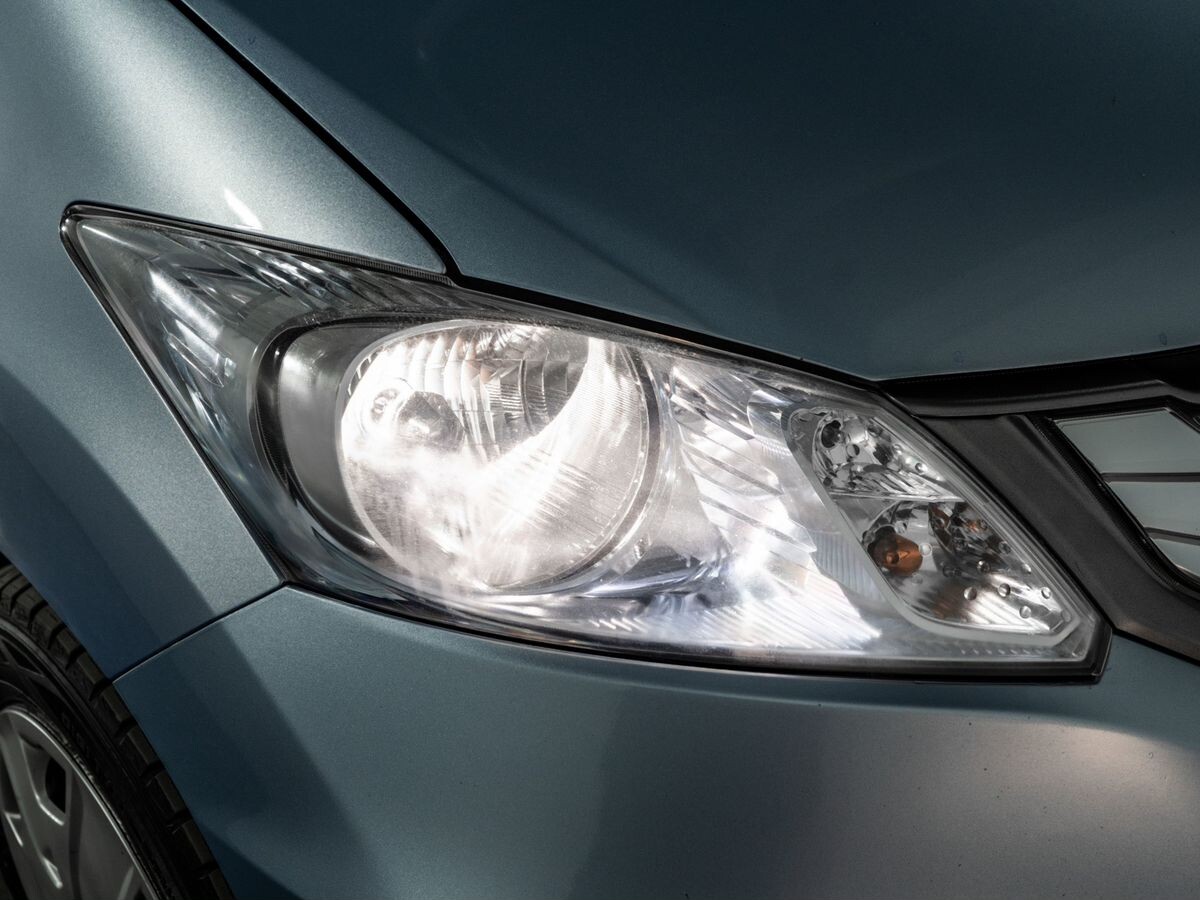Honda Freed 2012 - фото автомобиля