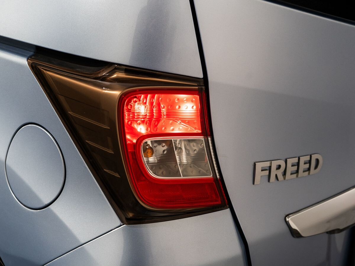 Honda Freed 2012 - фото автомобиля