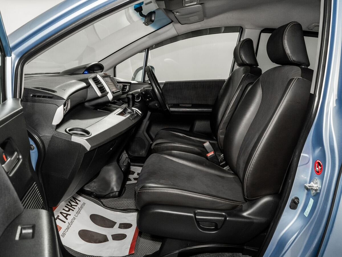 Honda Freed 2012 - фото автомобиля