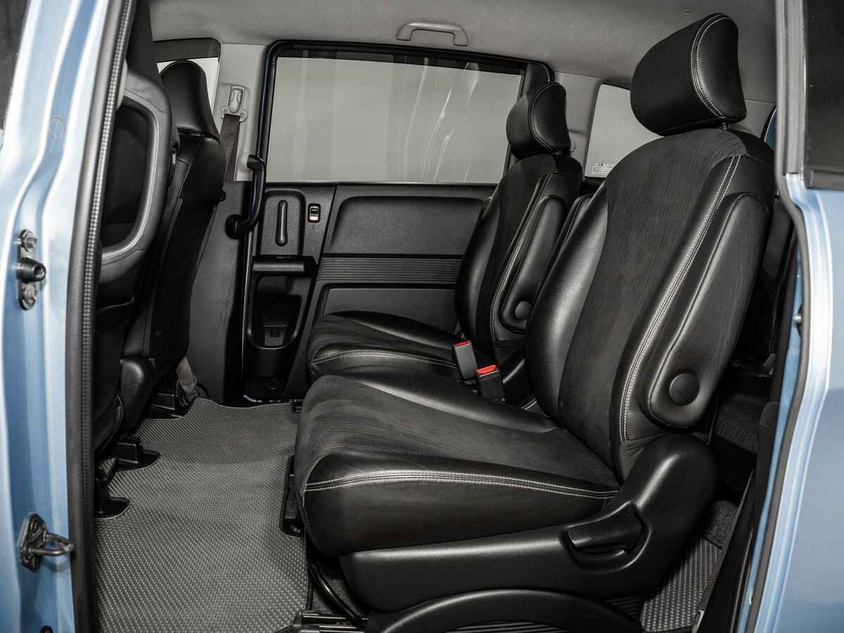 Honda Freed 2012 - фото автомобиля