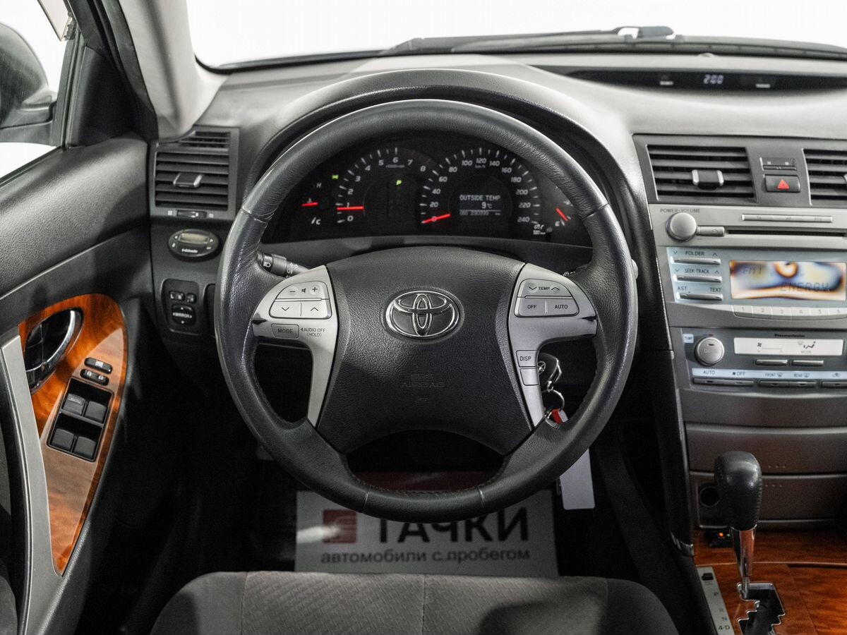Toyota Camry 2008 - фото автомобиля