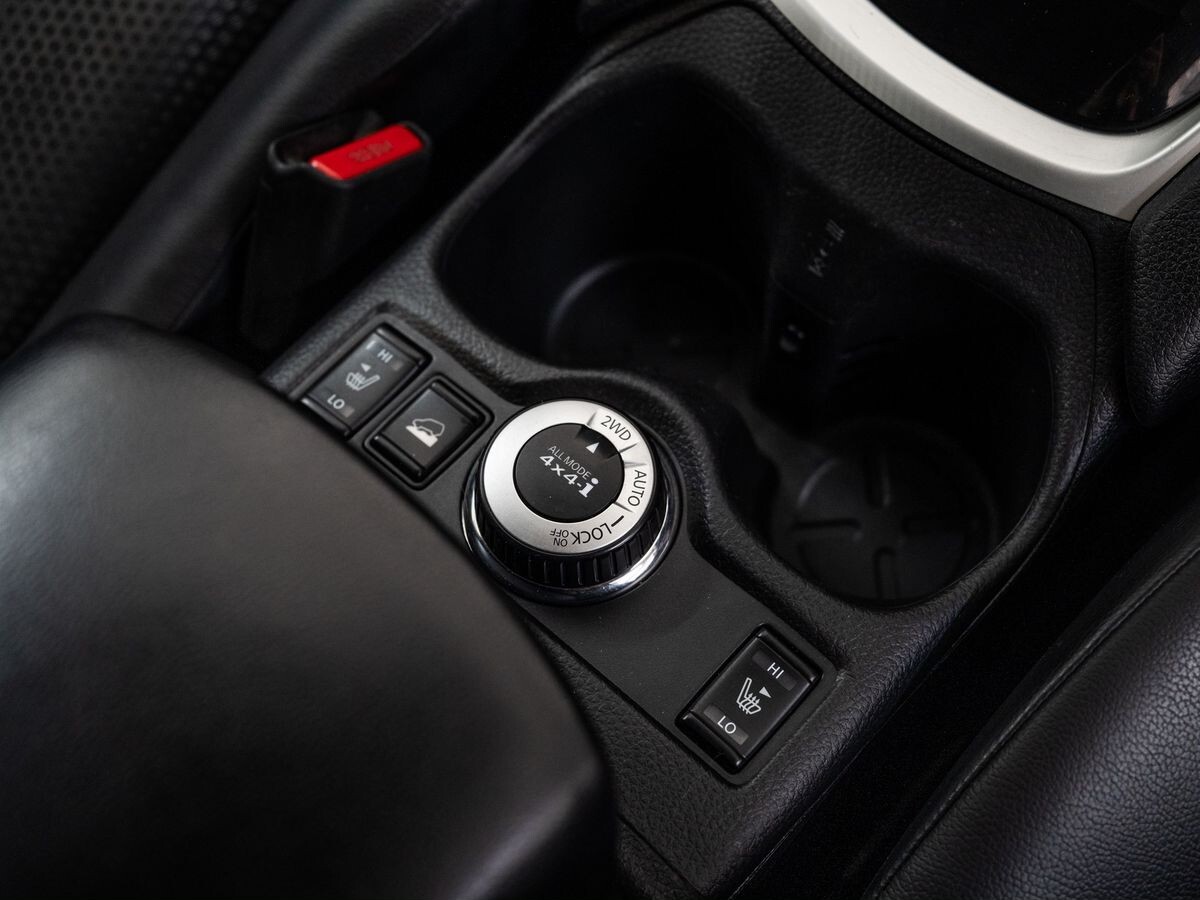 Nissan X-Trail 2016 - фото автомобиля