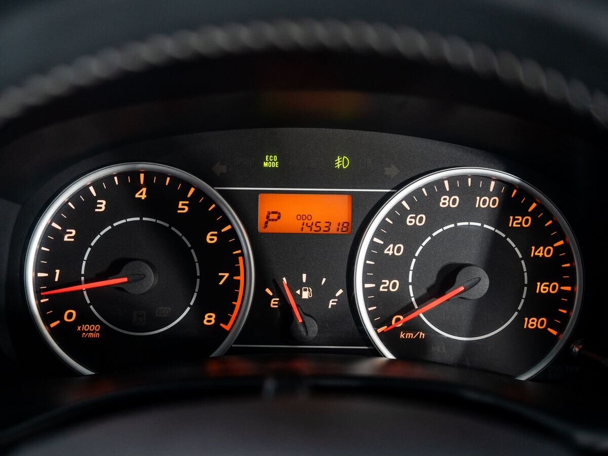 Toyota Wish 2010 - фото автомобиля