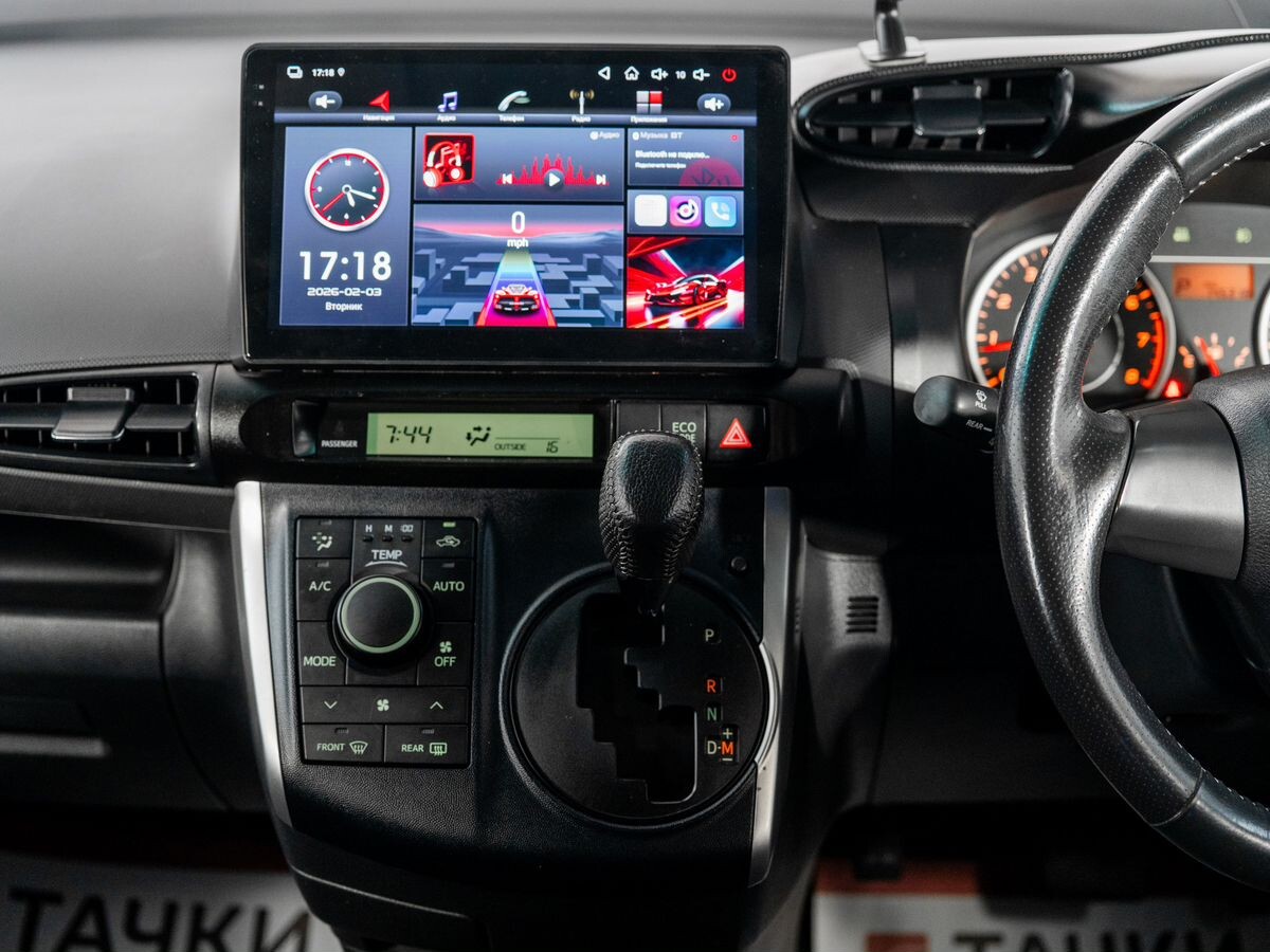 Toyota Wish 2010 - фото автомобиля