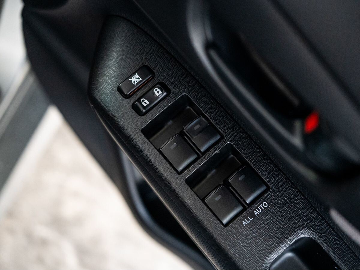 Toyota Wish 2010 - фото автомобиля