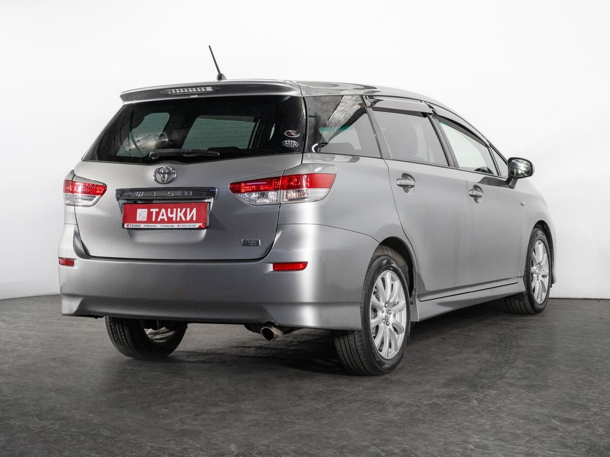 Toyota Wish 2010 - фото автомобиля