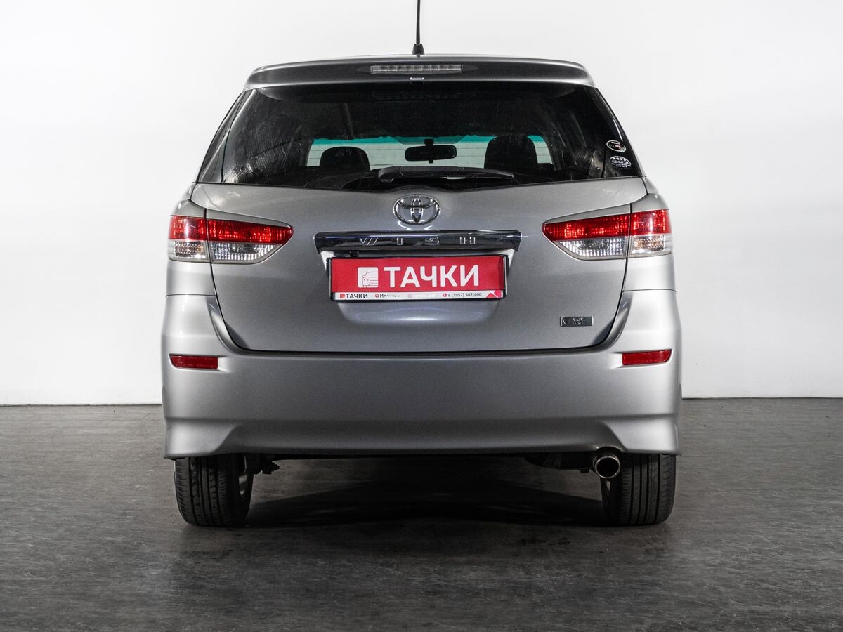 Toyota Wish 2010 - фото автомобиля