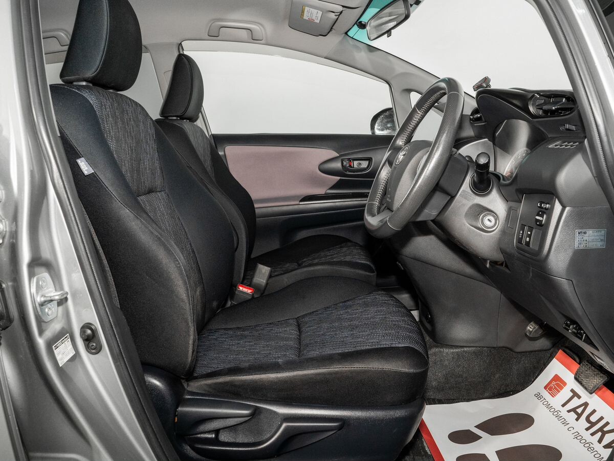 Toyota Wish 2010 - фото автомобиля