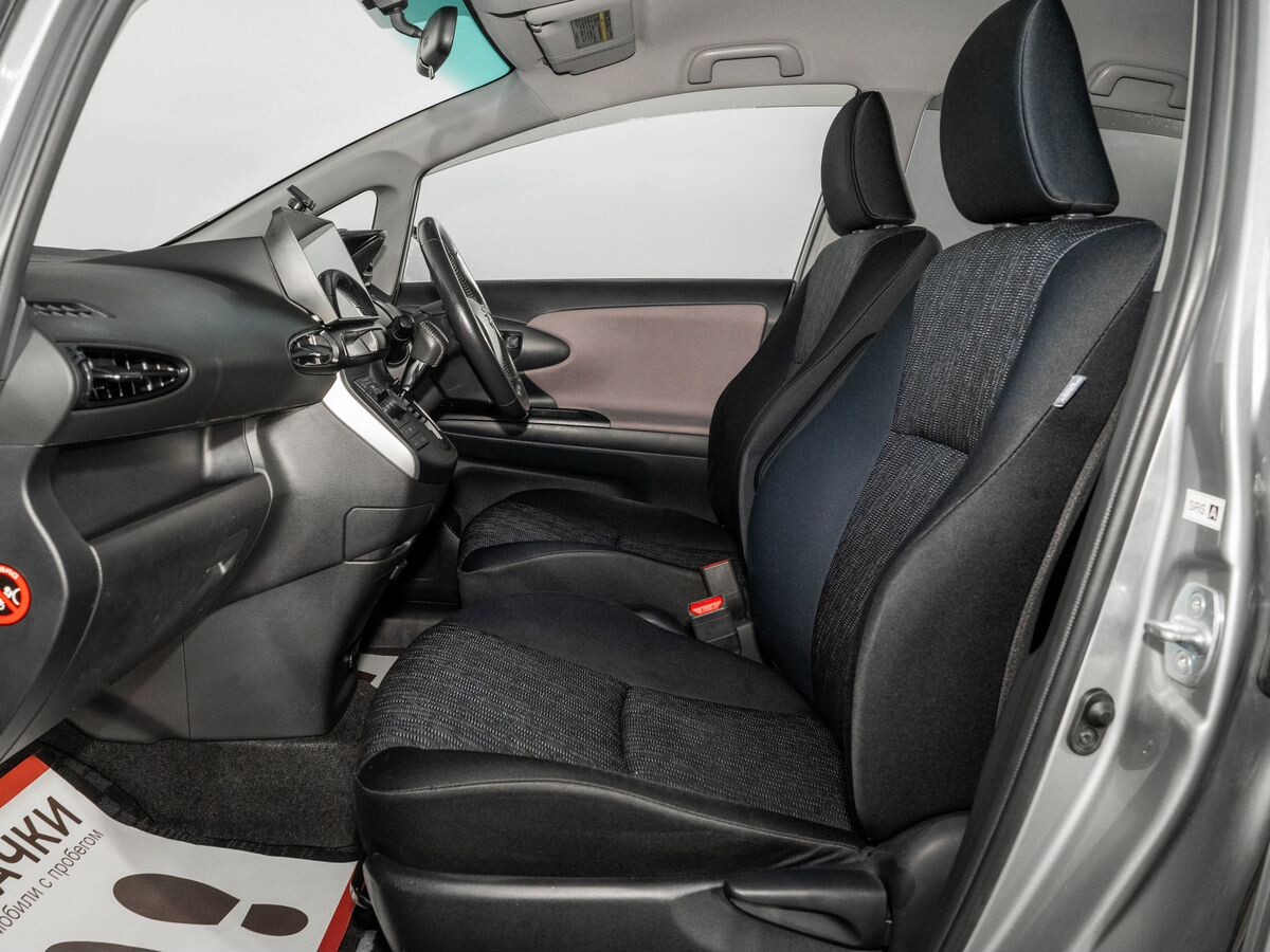Toyota Wish 2010 - фото автомобиля