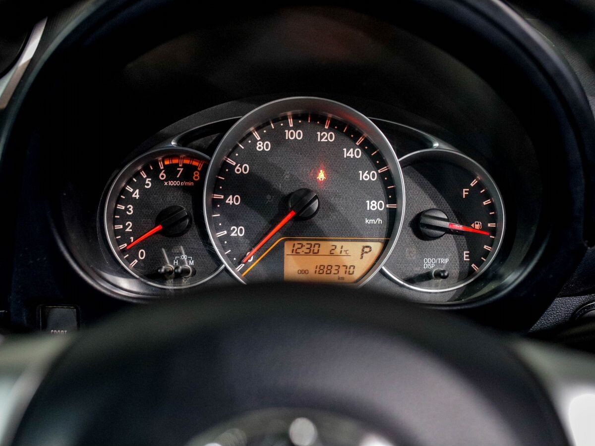 Toyota Ractis 2012 - фото автомобиля
