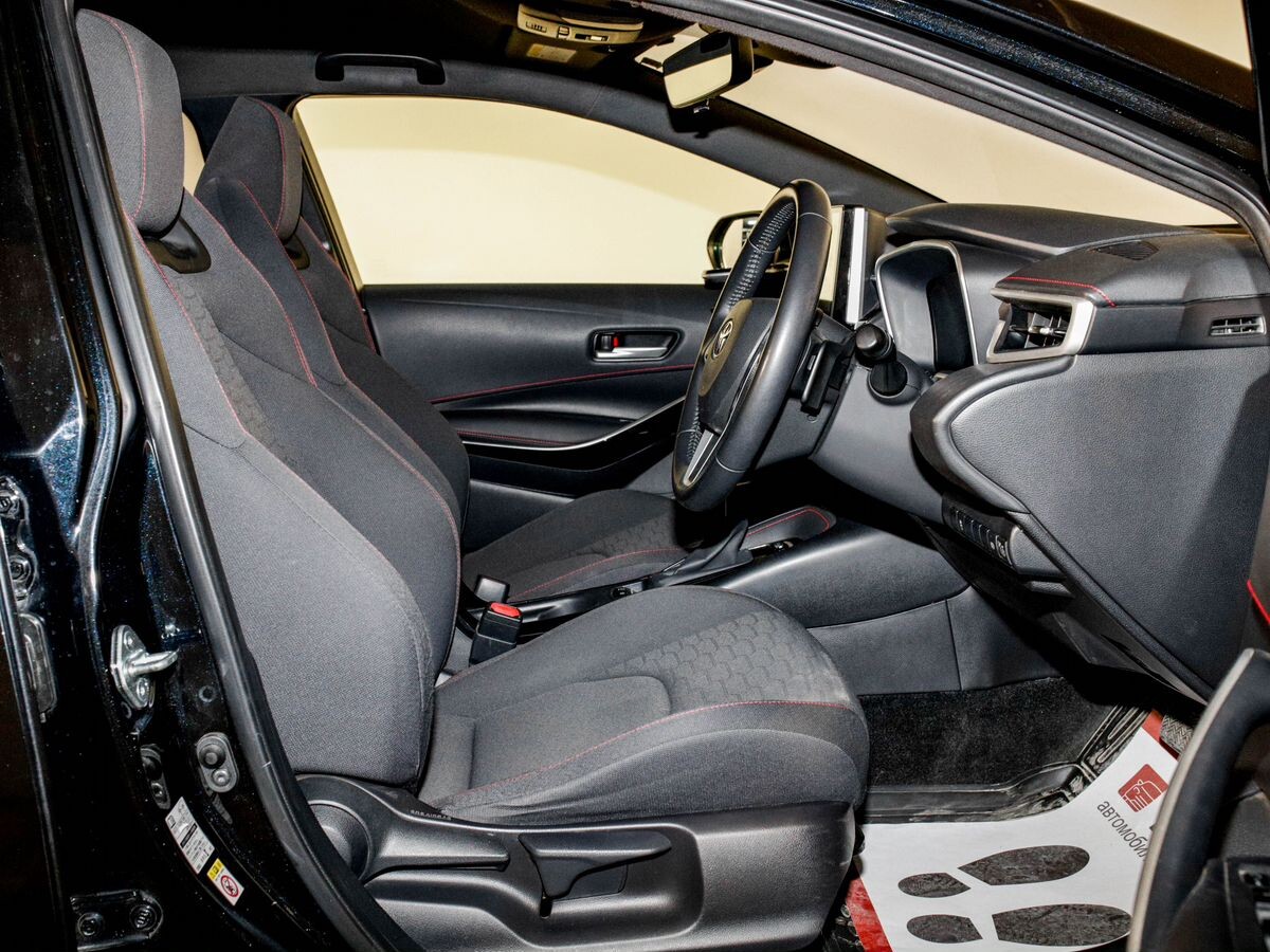 Toyota Corolla 2018 - фото автомобиля