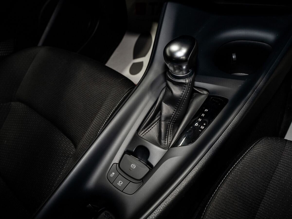 Toyota C-HR 2019 - фото автомобиля