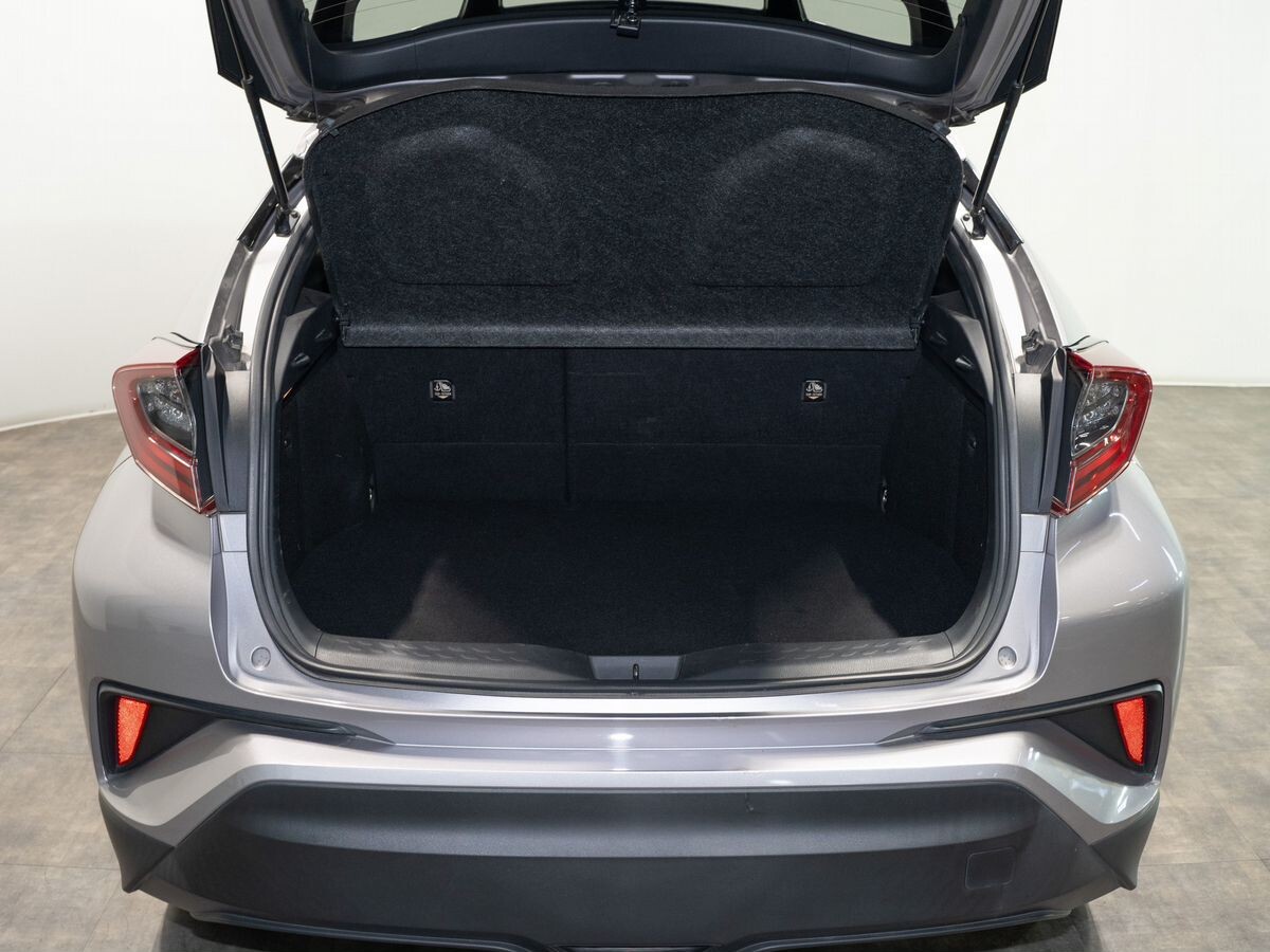 Toyota C-HR 2019 - фото автомобиля
