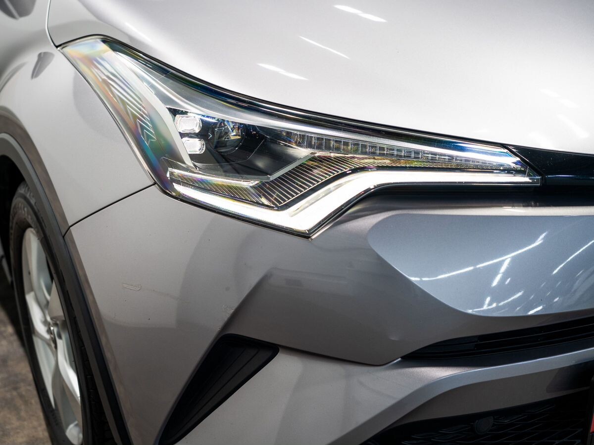 Toyota C-HR 2019 - фото автомобиля