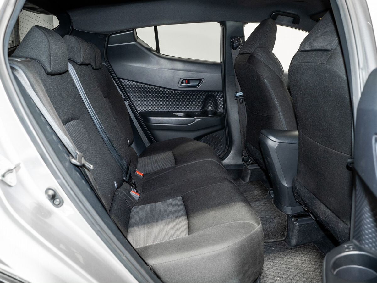 Toyota C-HR 2019 - фото автомобиля
