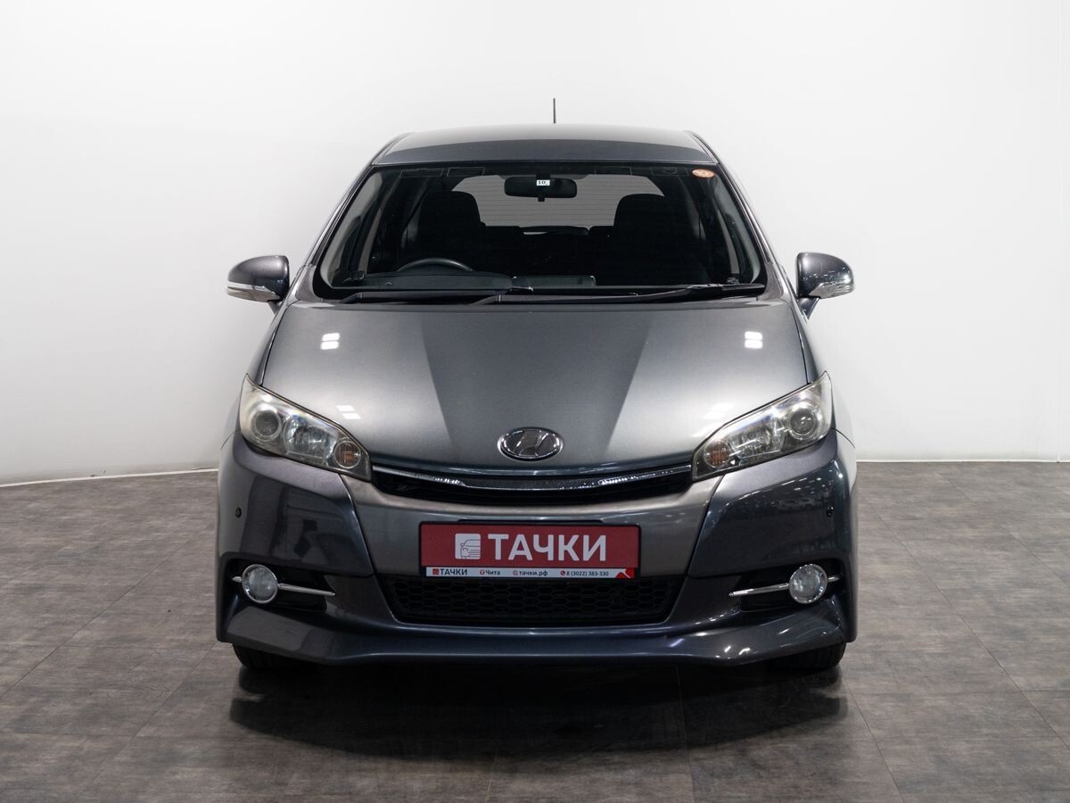 Toyota Wish 2012 - фото автомобиля