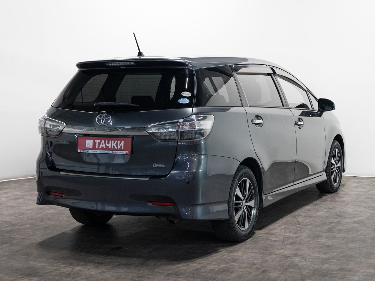 Toyota Wish 2012 - фото автомобиля
