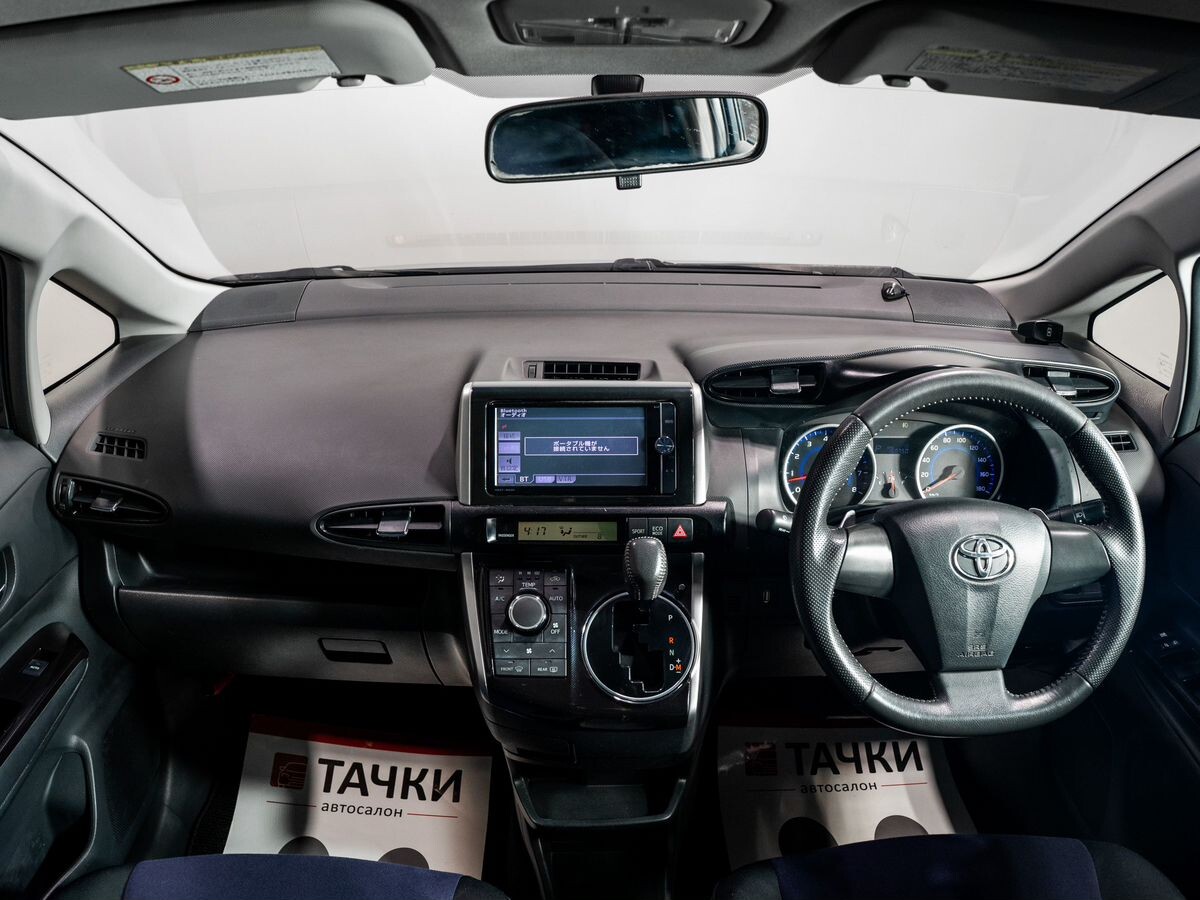 Toyota Wish 2012 - фото автомобиля