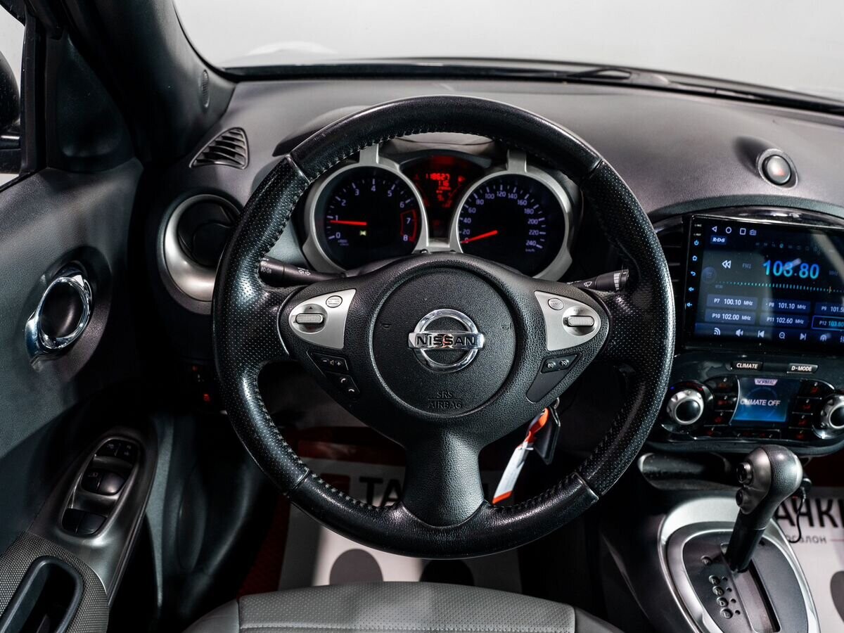 Nissan Juke 2012 - фото автомобиля