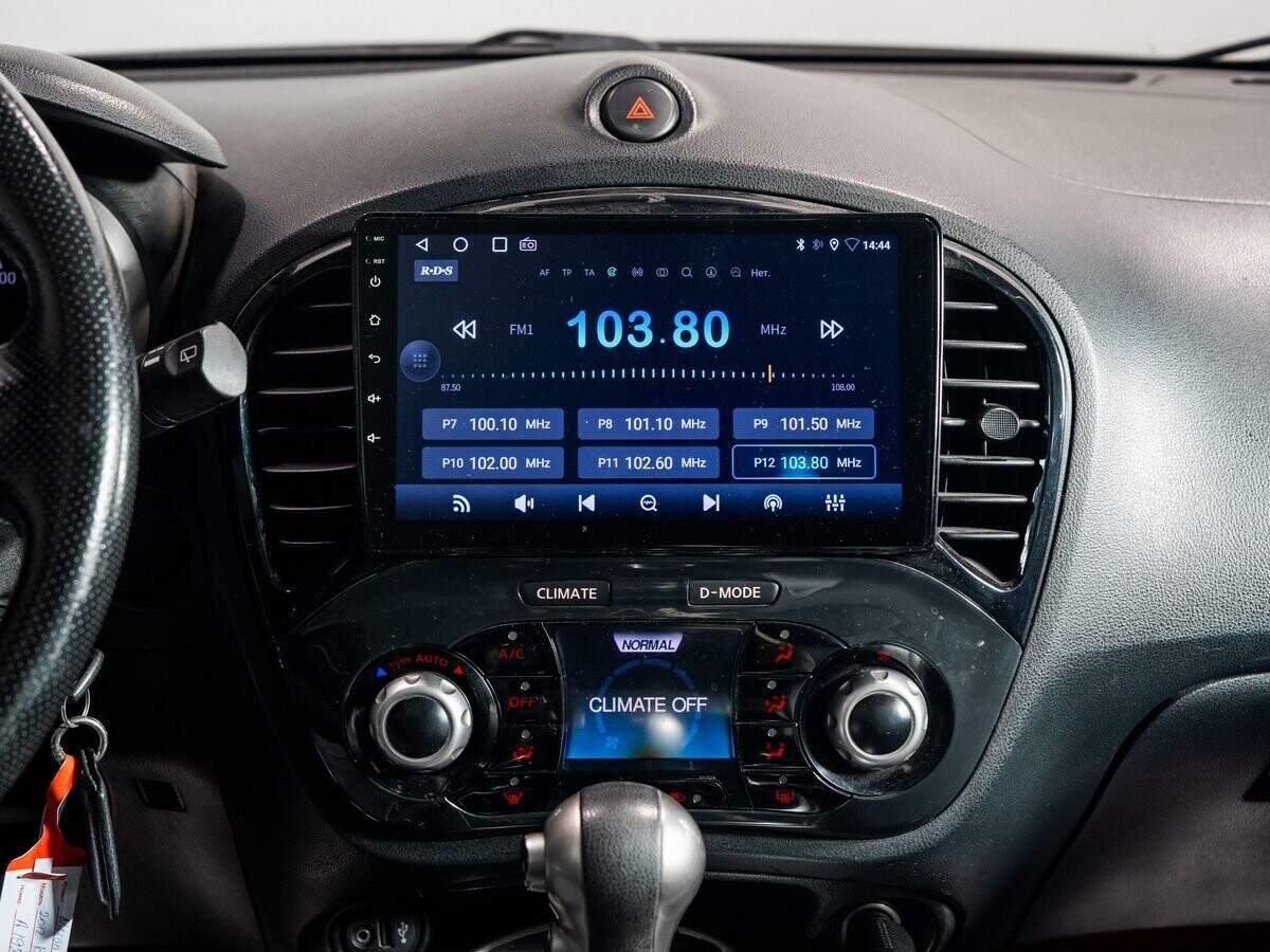Nissan Juke 2012 - фото автомобиля